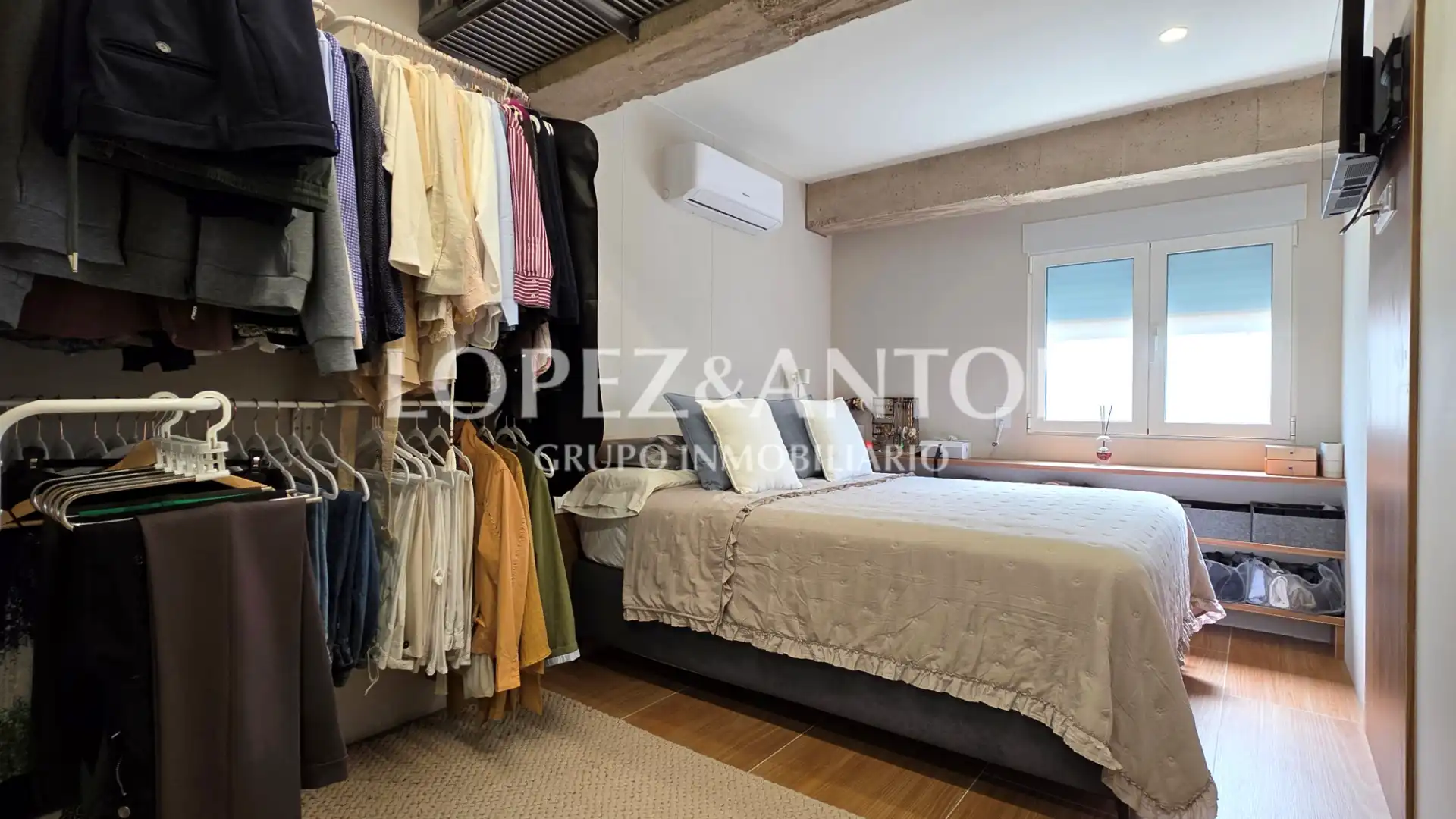Bedroom of Flat for sale in L'Eliana  with Air Conditioner and Balcony