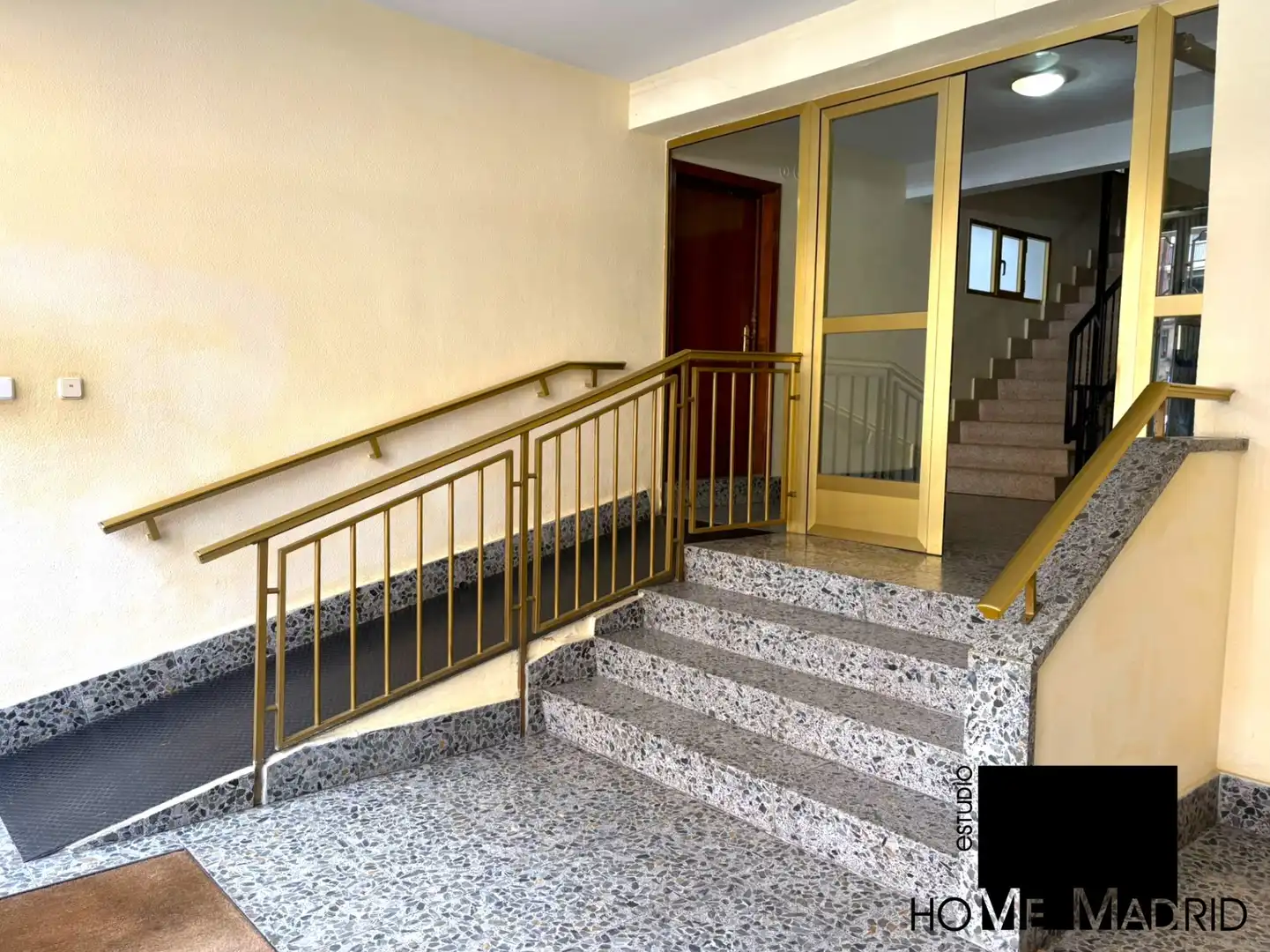 Piso en venta en Madrid con Parquet, Terraza y Amueblado