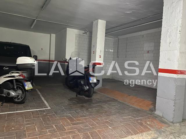 Garaje en Venta en Centre
