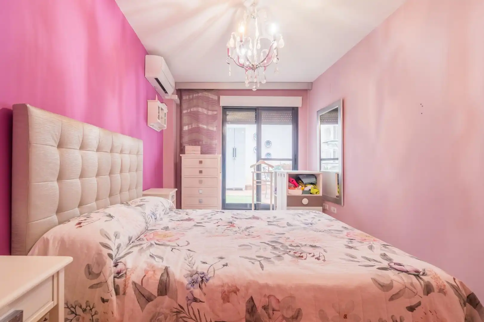 Bedroom of Flat for sale in La Pobla de Vallbona  with Air Conditioner, Heating and Terrace
