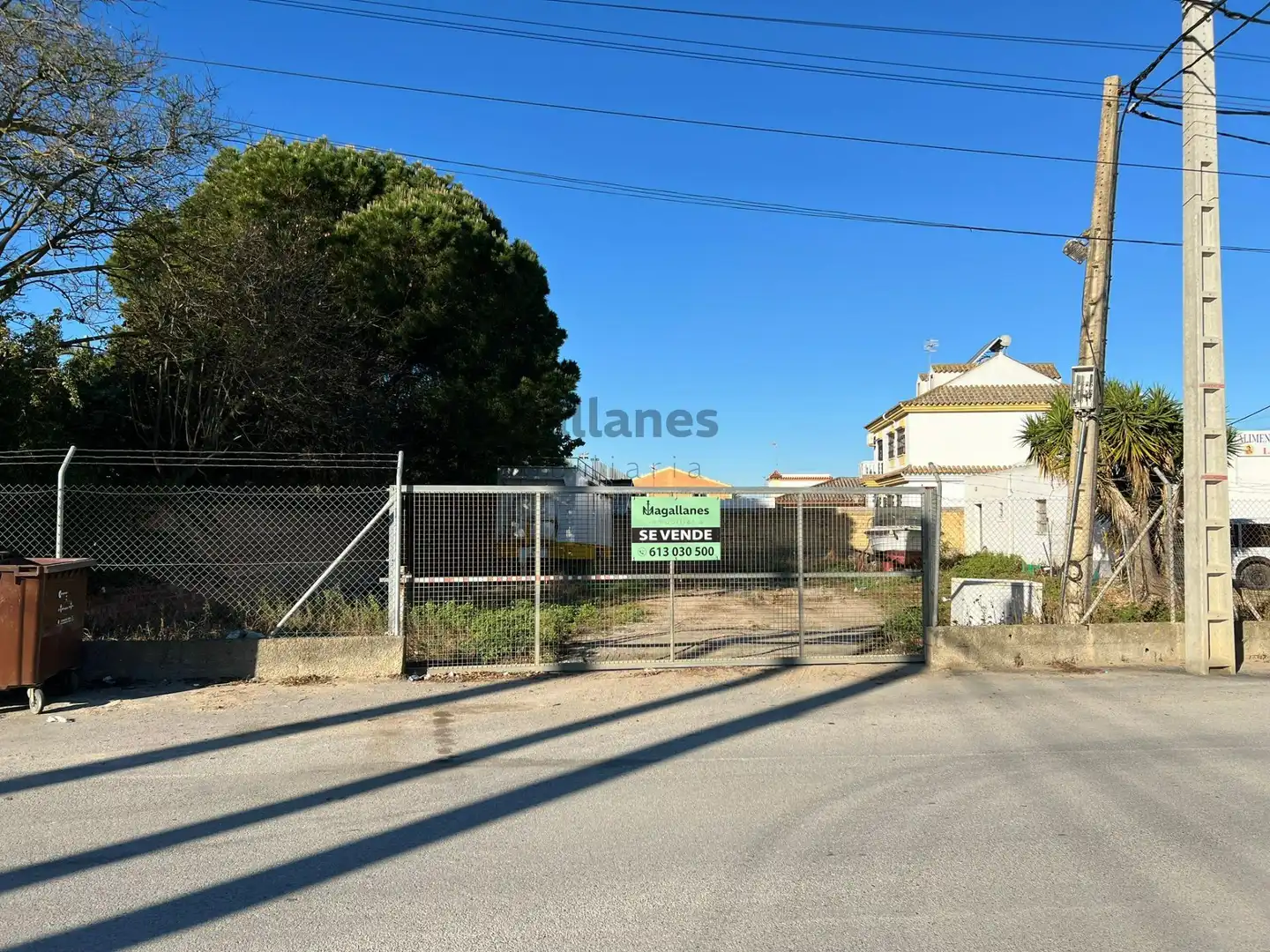 Vista exterior de Local en venta en Chipiona