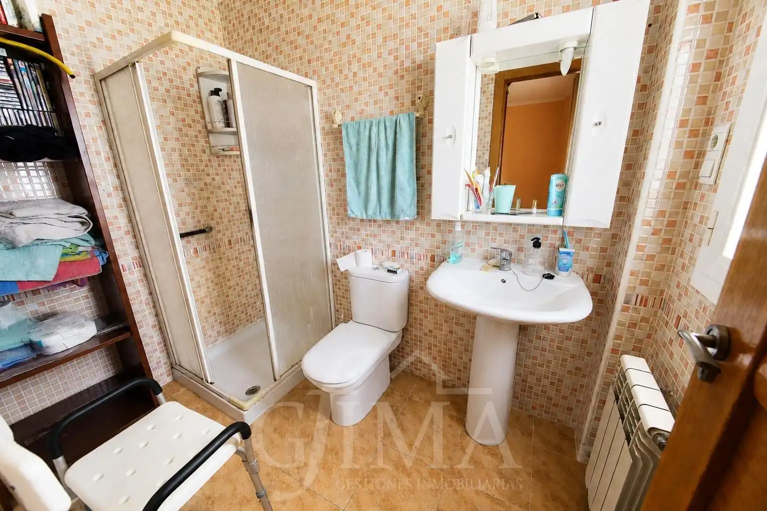 Baño de Piso en venta en Tomelloso con Calefacción y Amueblado