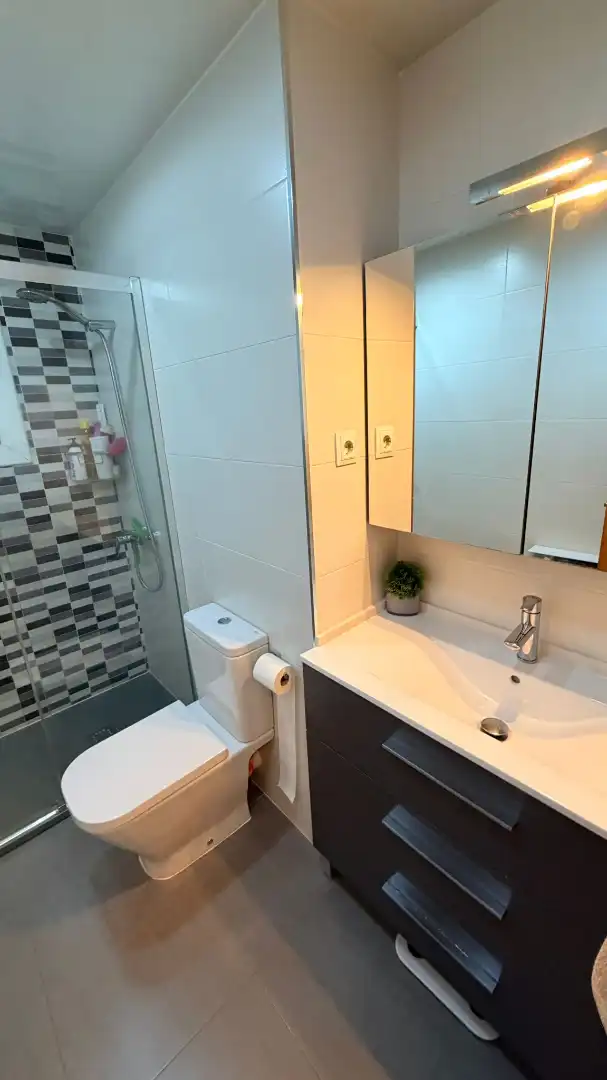 Baño de Piso en venta en Badalona con Aire acondicionado