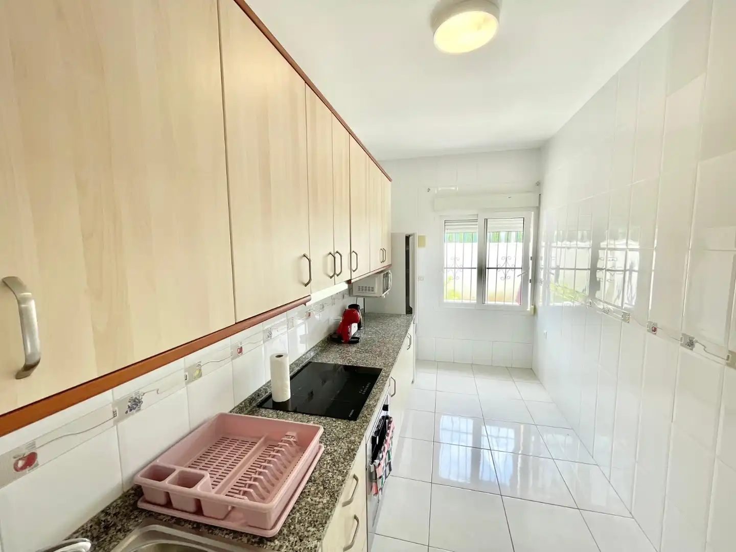 Cuina de Apartament de lloguer en Torrevieja amb Aire condicionat, Calefacció i Terrassa
