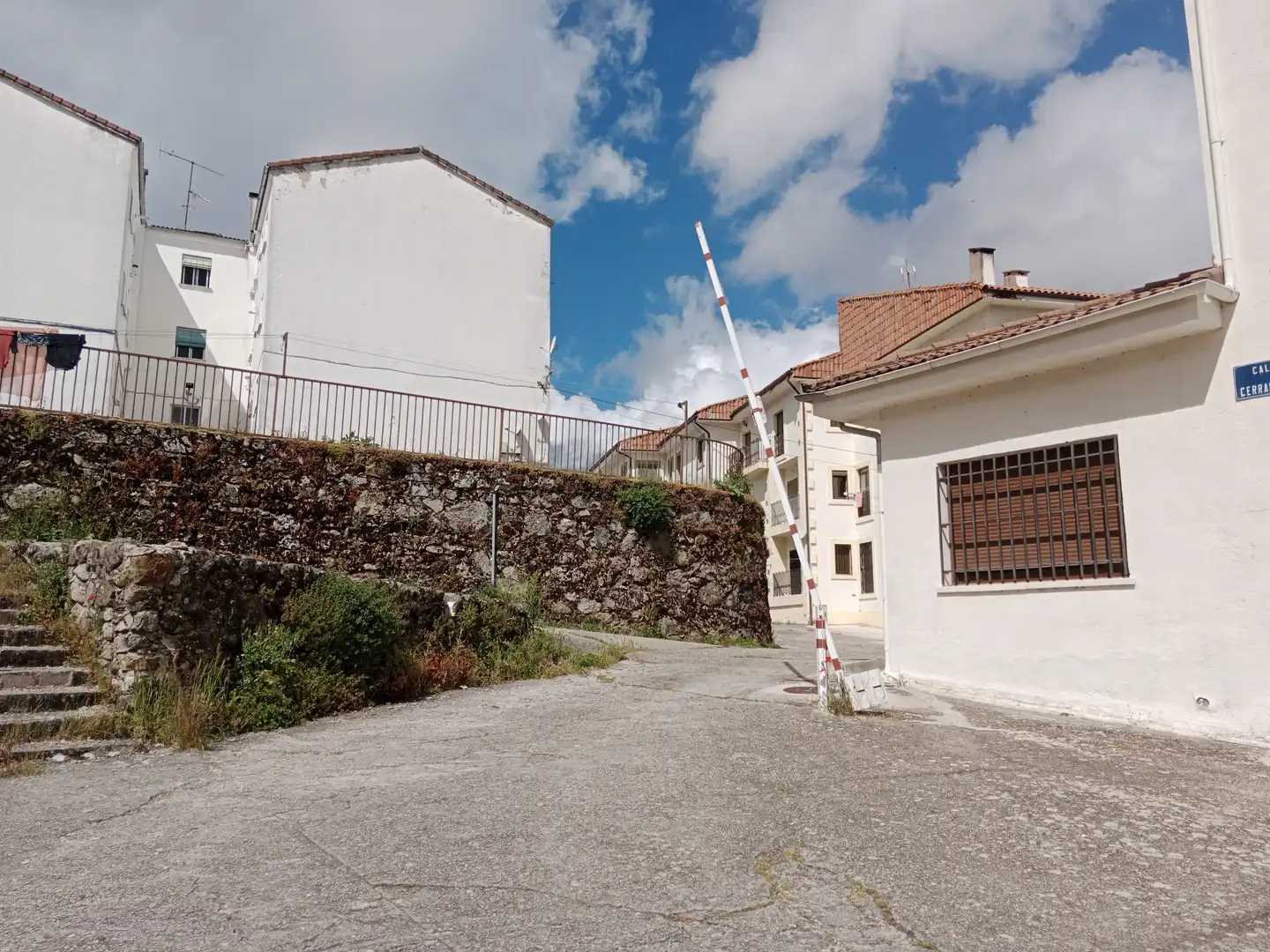 Außenansicht von Wohnungen zum Verkauf in Candelario mit Heizung, Parkett und Abstellraum