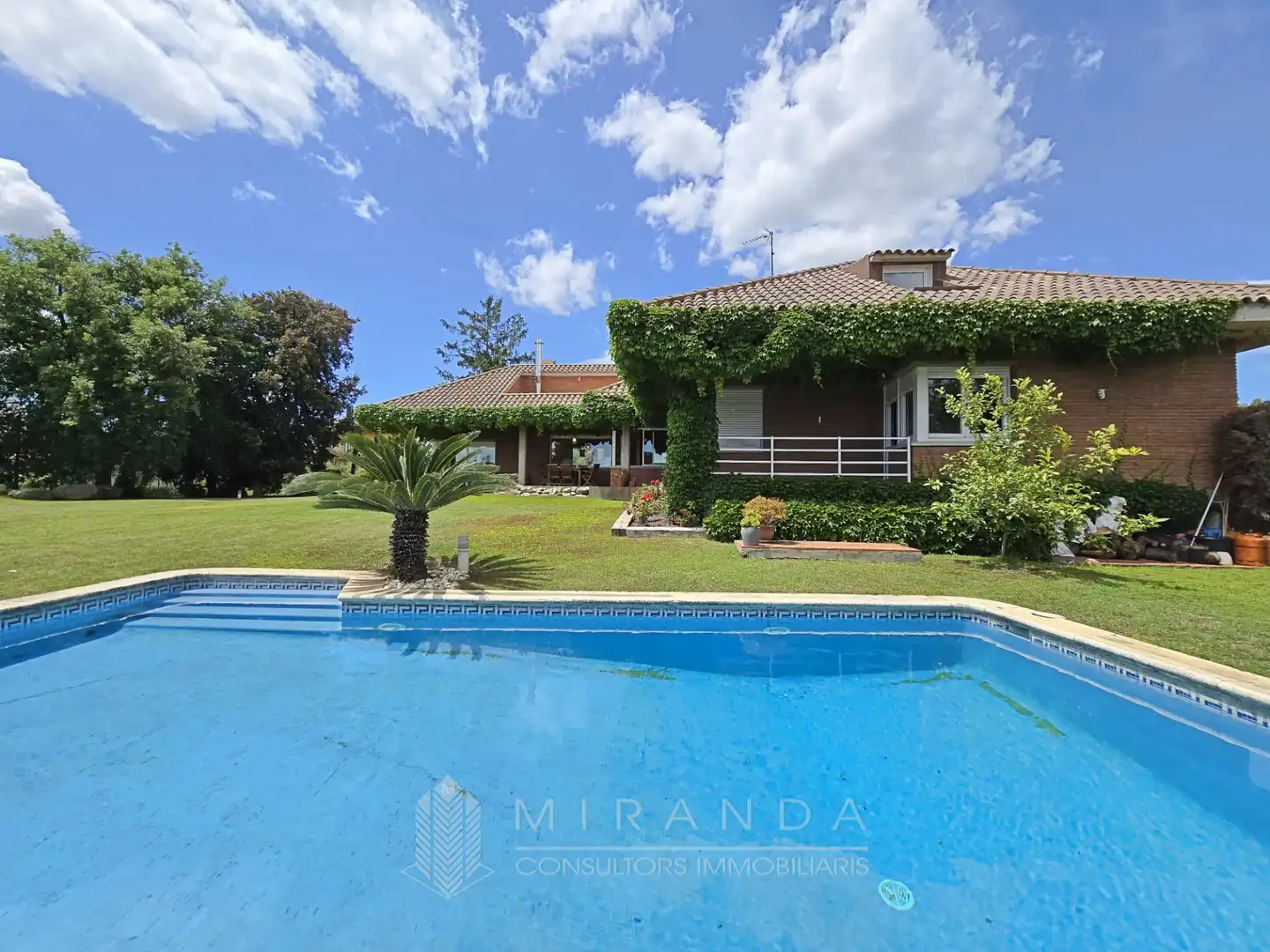 Jardín de Casa o chalet en venta en Canovelles con Aire acondicionado, Calefacción y Jardín privado