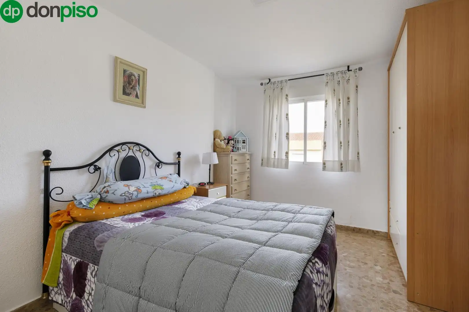 Habitación de Casa adosada en venta en Vegas del Genil con Terraza y Piscina comunitaria
