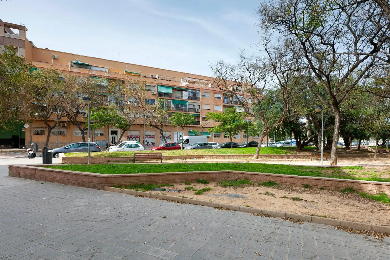 Außenansicht von Erdgeschoss zum Verkauf in Alicante / Alacant mit Klimaanlage, Heizung und Möbliert