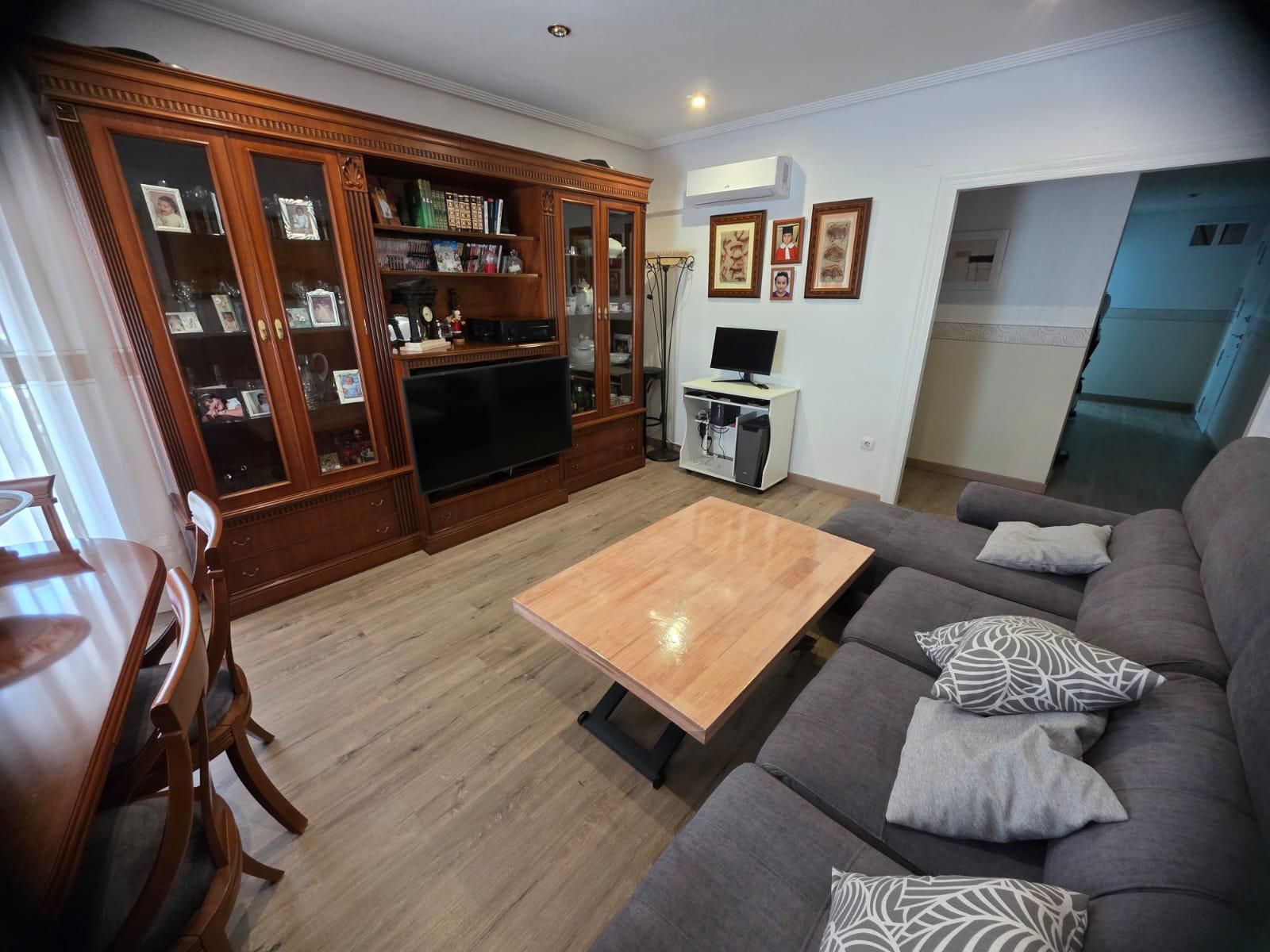 Sala d'estar de Apartament en venda en Elda amb Aire condicionat, Calefacció i Balcó