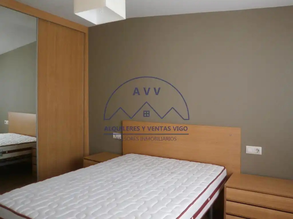 Dormitori de Apartament de lloguer en Vigo  amb Aire condicionat, Calefacció i Parquet