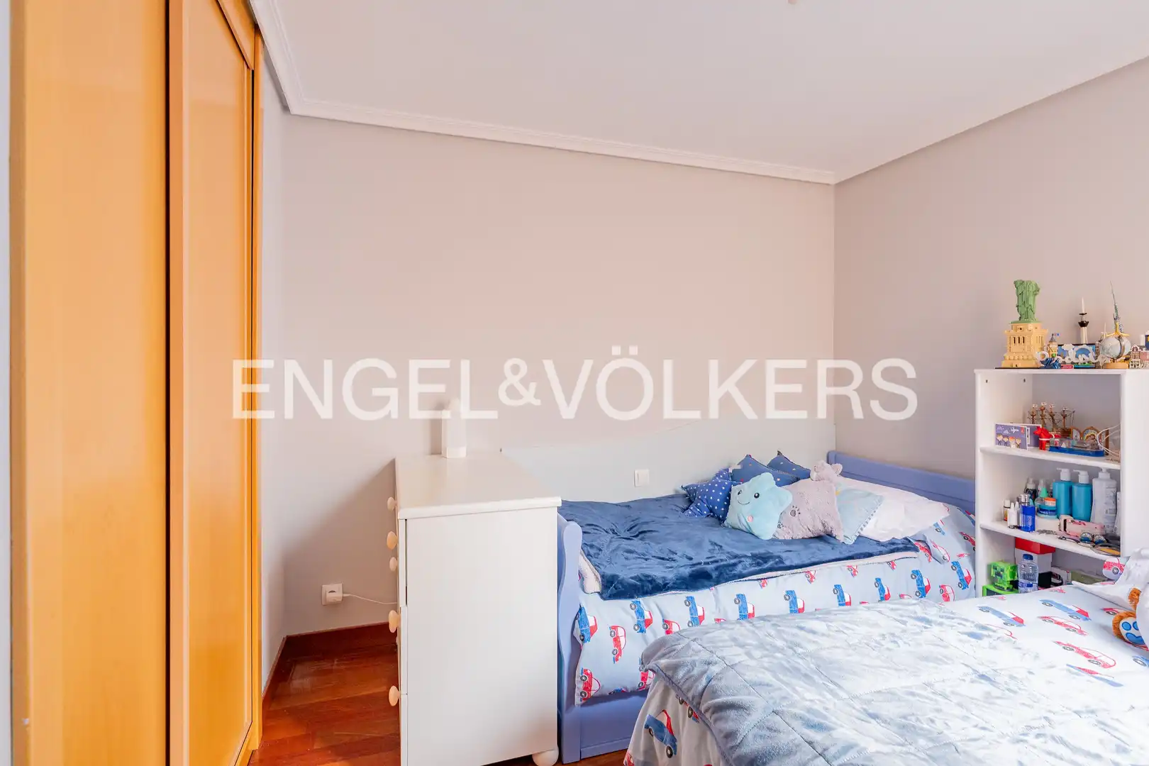 Habitación de Ático de alquiler en Boadilla del Monte con Aire acondicionado, Calefacción y Parquet
