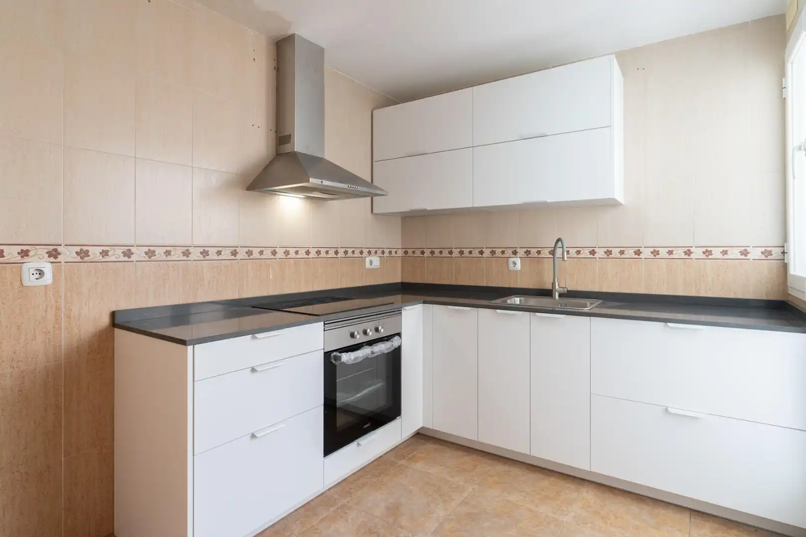 Cocina de Piso en venta en Motril con Trastero y Balcón
