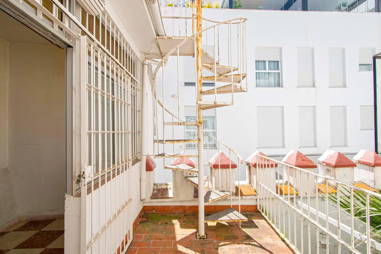 Vista exterior de Casa o xalet en venda en Sevilla amb Aire condicionat, Terrassa i Traster