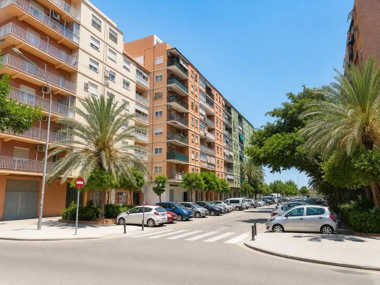 Exterior view of Flat for sale in Valencia  with Air Conditioner and Heating