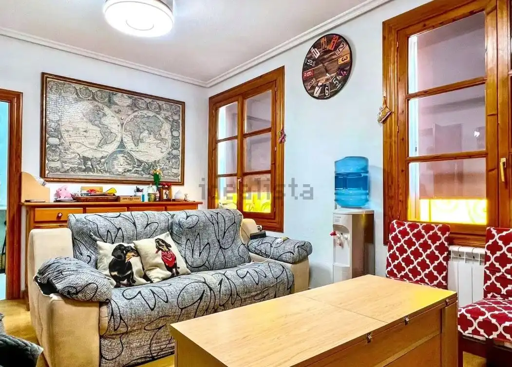 Sala d'estar de Pis en venda en Jaca amb Calefacció, Traster i Moblat