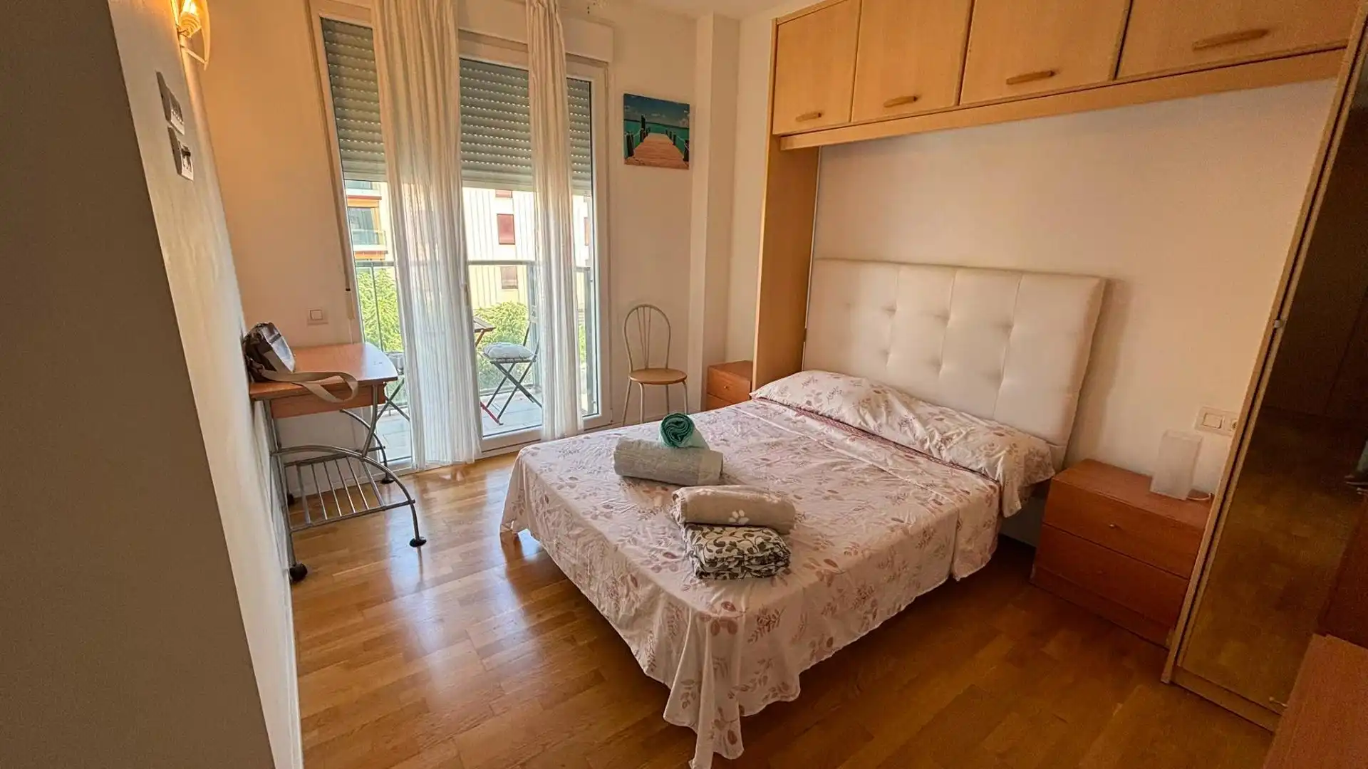 Schlafzimmer von Wohnungen zur Miete in Cubelles mit Klimaanlage, Balkon und Gemeinschaftspool