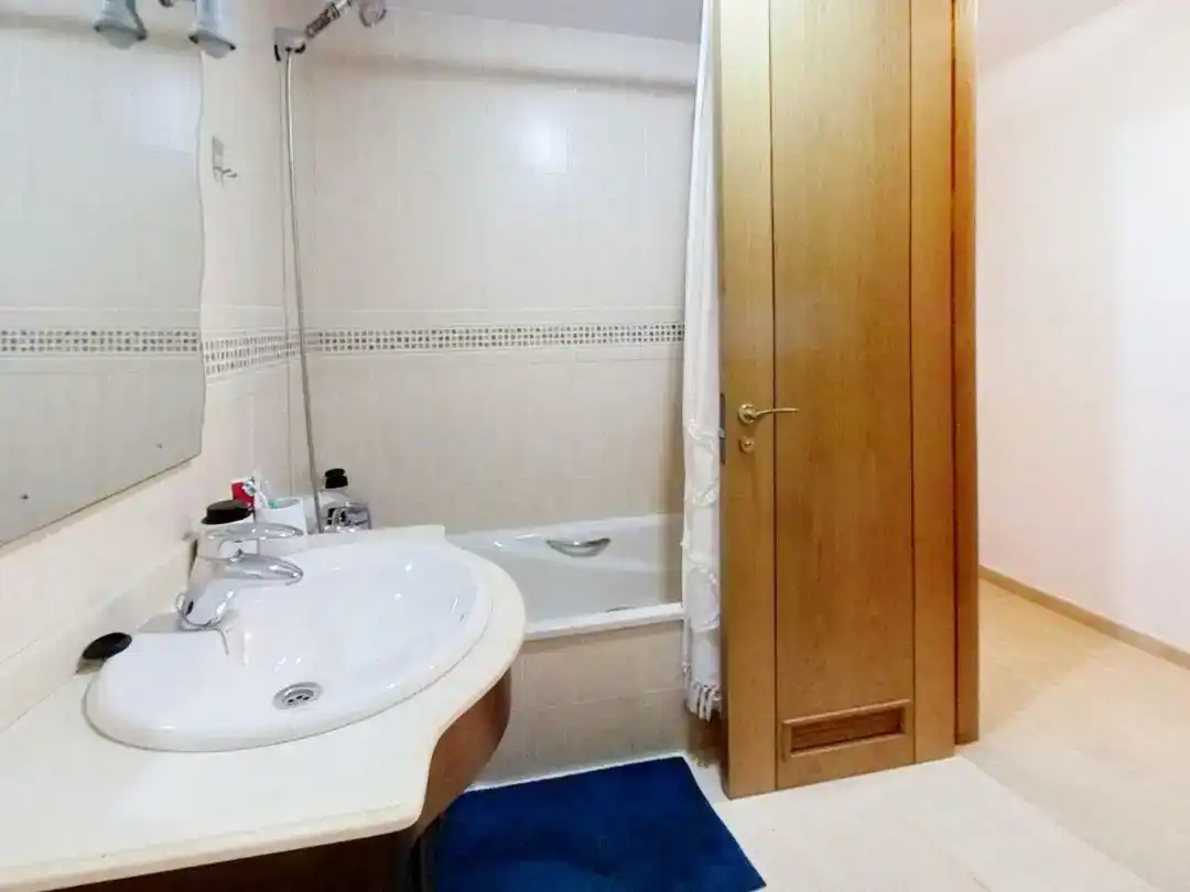 Bany de Pis en venda en Roquetas de Mar amb Aire condicionat i Piscina