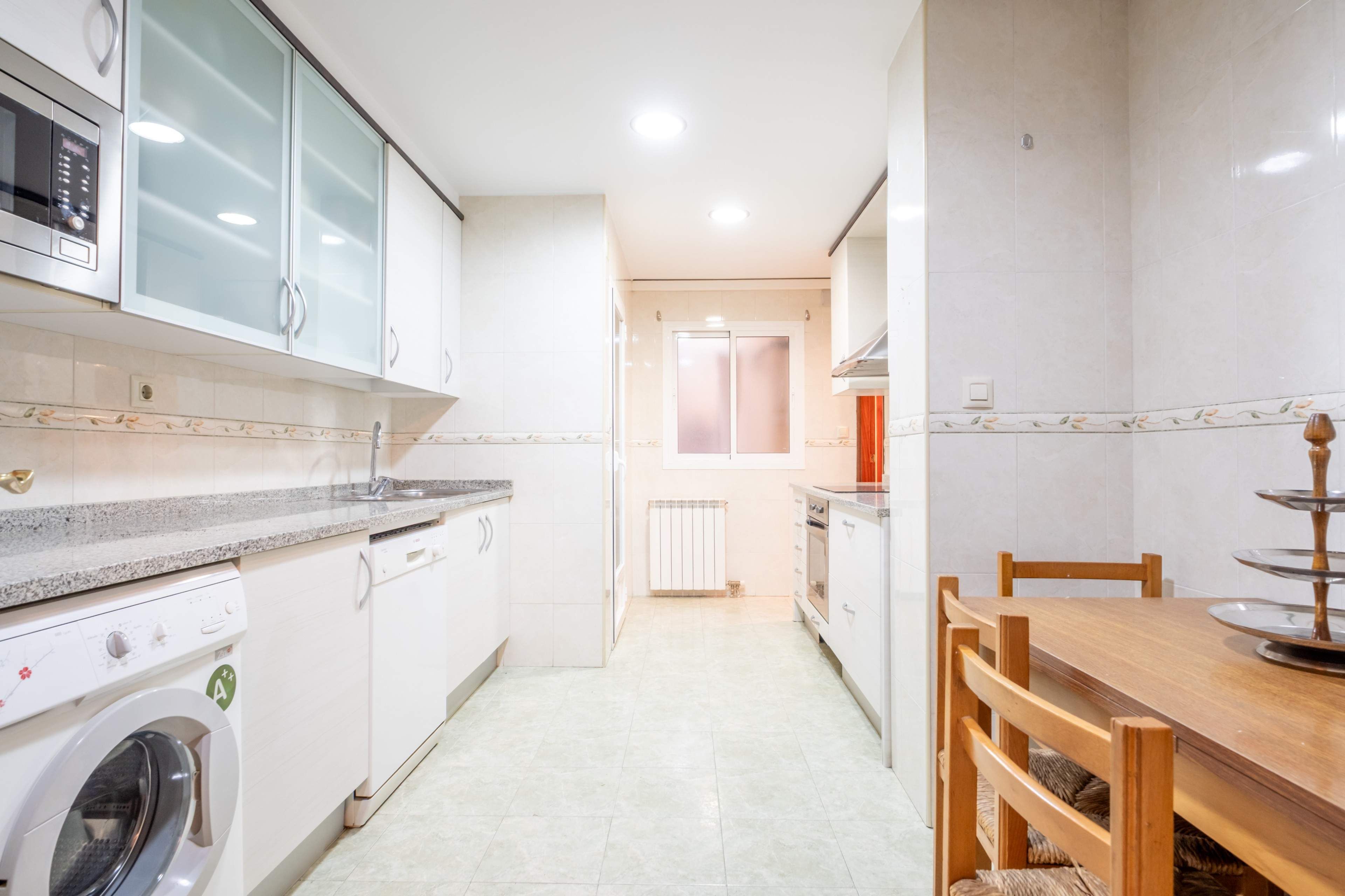 Kitchen of Flat to rent in  Zaragoza Capital  with Air Conditioner and Heating