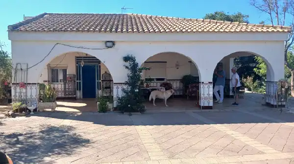 Einfamilien-Reihenhaus zum Verkauf in Albatera mit Abstellraum und Schwimmbad