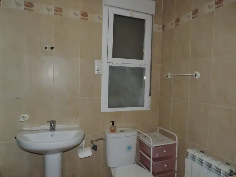 Baño de Casa o chalet en venta en Mondéjar con Calefacción y Terraza