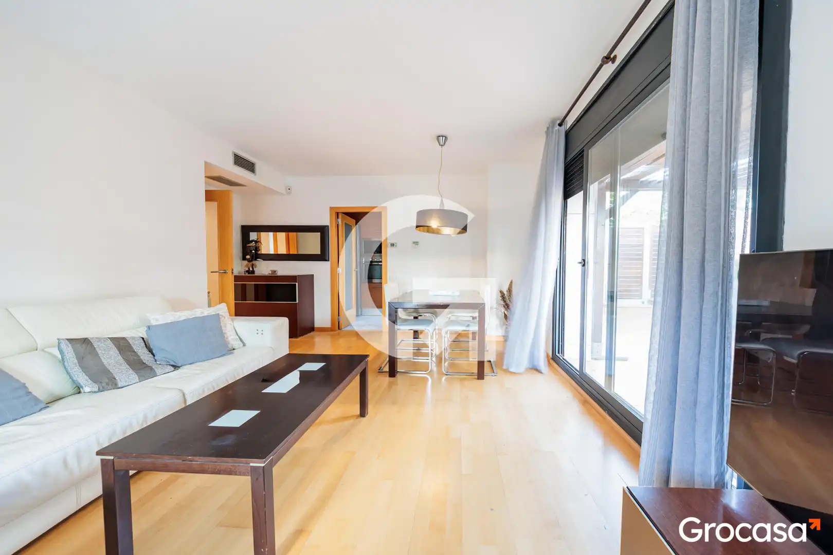 Living room of Ground floor for sale in Terrassa  with Air Conditioner, Heating and Private garden