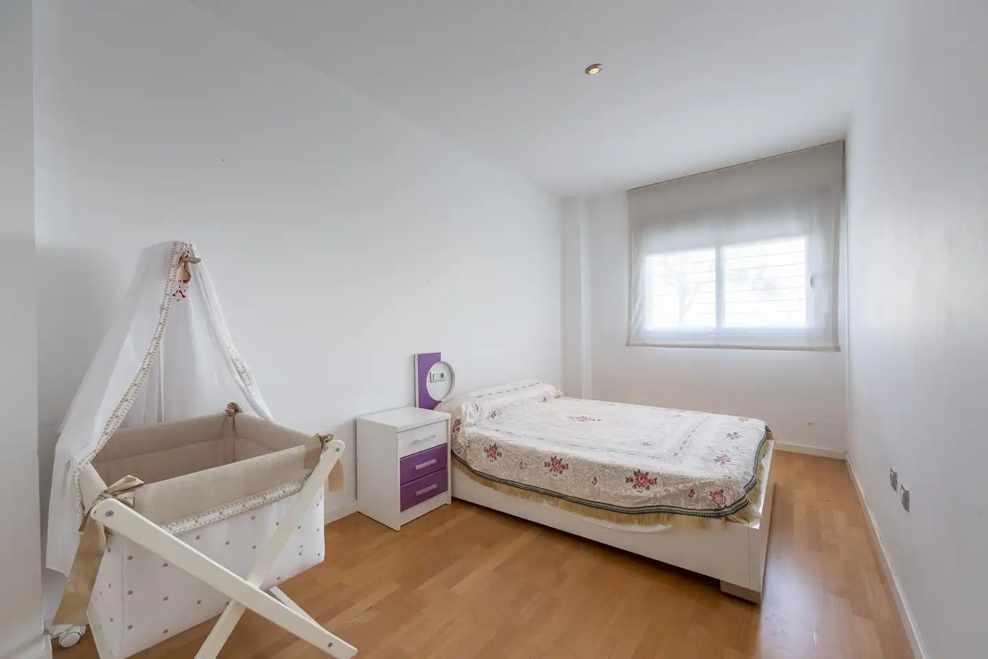 Habitación de Planta baja en venta en Almería con Aire acondicionado, Terraza y Trastero