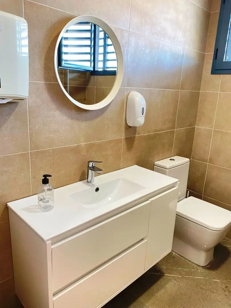 Bathroom of Office for rent in Murcia  with Air Conditioner