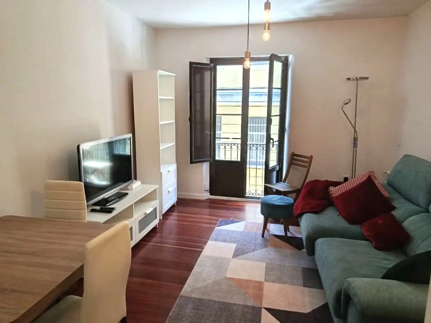 Sala de estar de Piso de alquiler en Santander con Parquet y Balcón