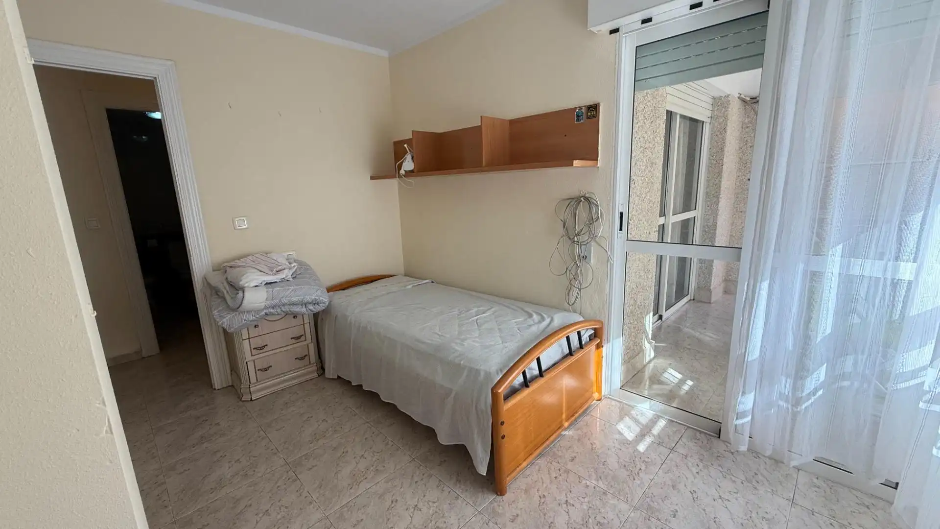 Habitación de Piso de alquiler en Águilas con Aire acondicionado, Trastero y Amueblado