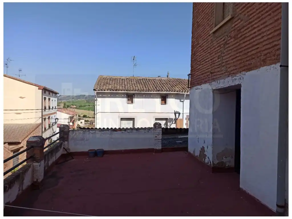 Vista exterior de Casa o xalet en venda en Azofra amb Jardí privat i Balcó