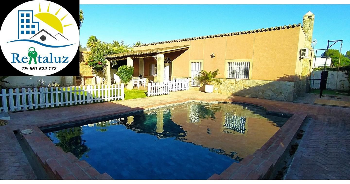 Swimming pool of House or chalet to rent in El Puerto de Santa María  with Air Conditioner, Private garden and Storage room