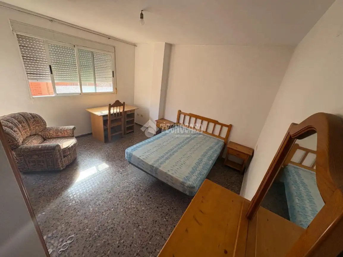 Habitación de Piso en venta en Burjassot con Balcón
