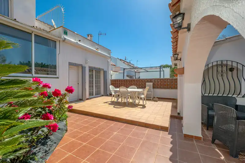 Terrace of Houses for sale in Empuriabrava  with Air Conditioner, Heating and Private garden
