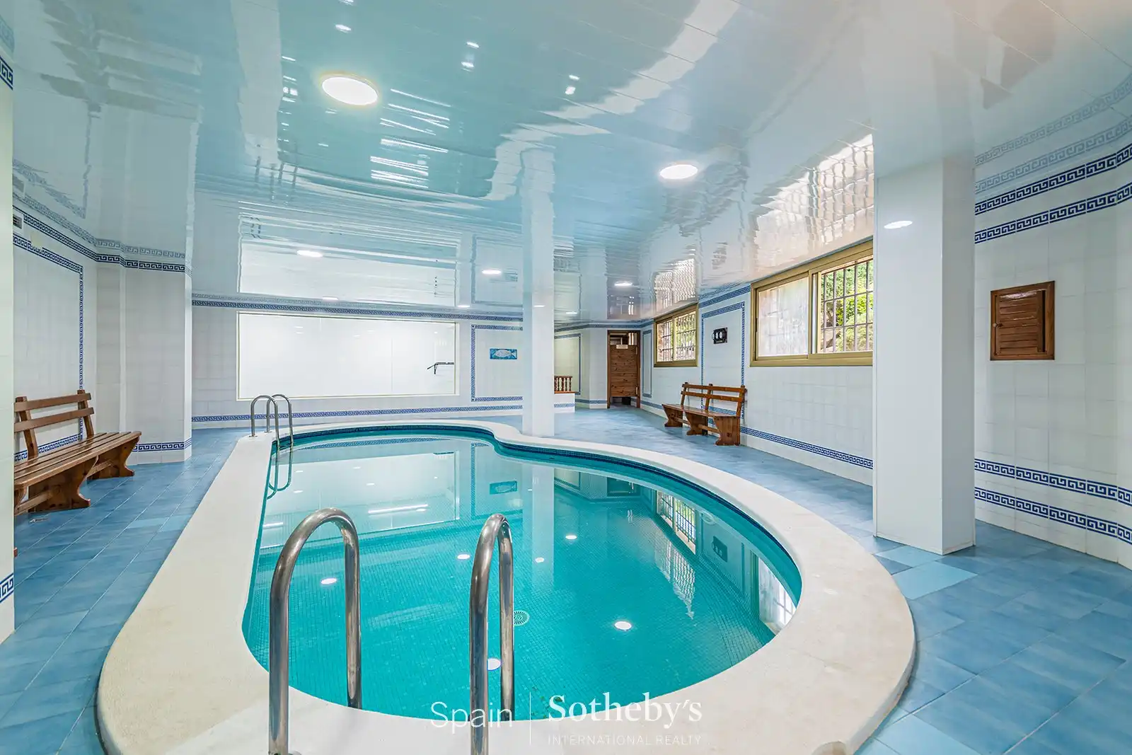 Piscina de Apartamento en venta en Barcelona con Aire acondicionado, Calefacción y Terraza