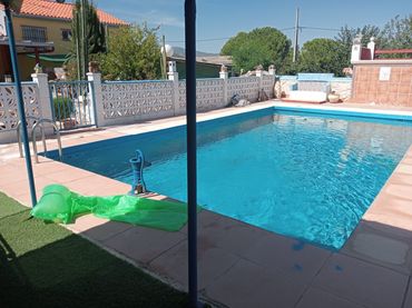Xalet amb piscina en venda a Plaça Pla del Molí 2