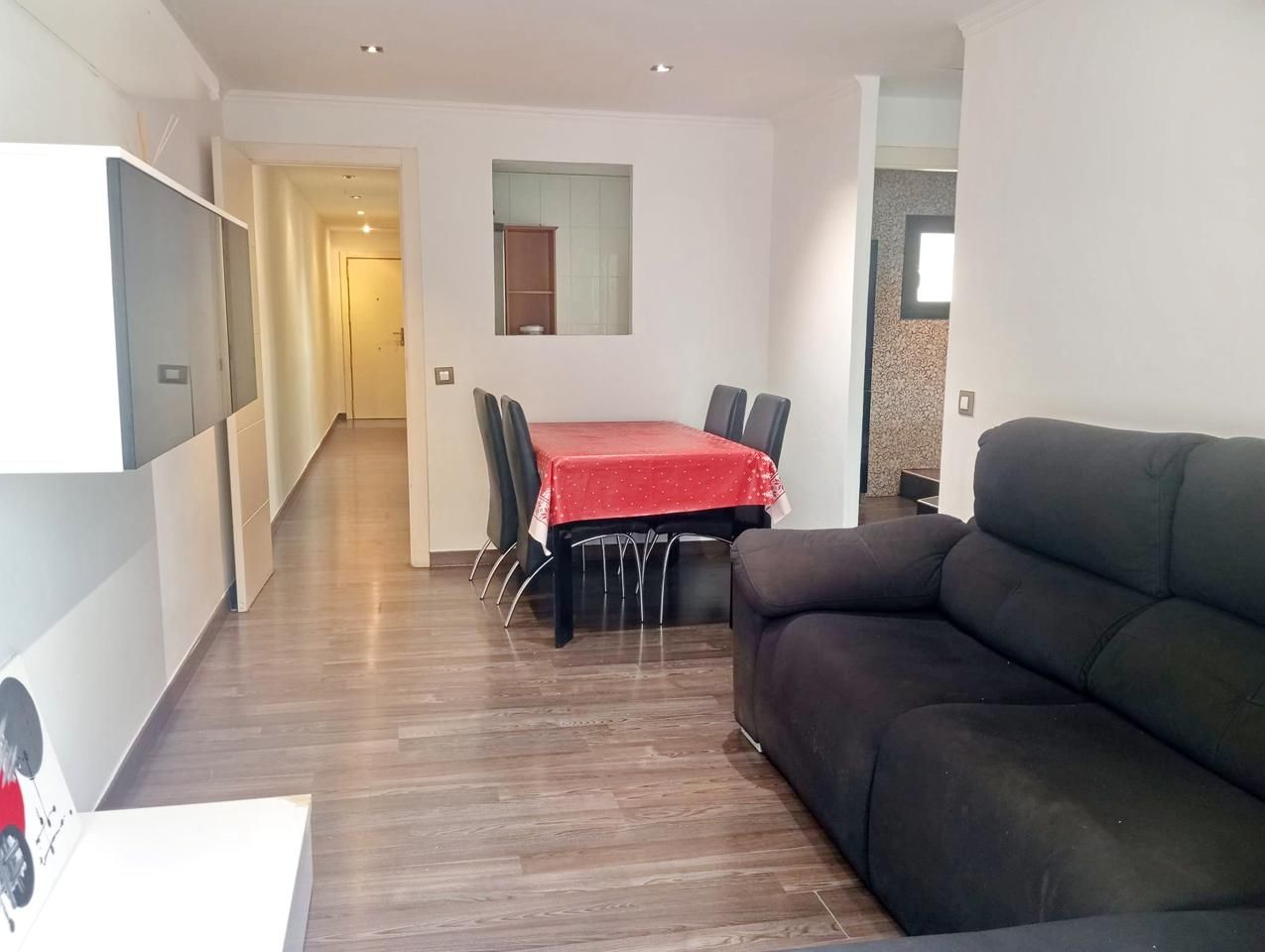 Sala d'estar de Pis en venda en Montgat amb Parquet, Moblat i Balcó