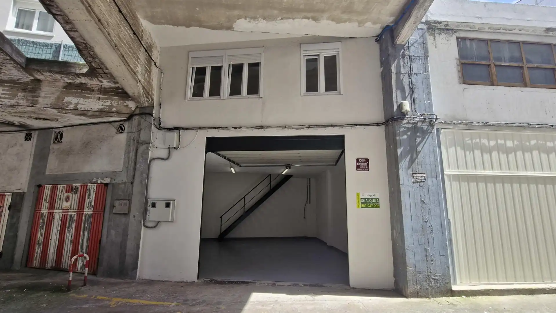 Parkplatz von Fabrikhallen zur Miete in A Coruña Capital 