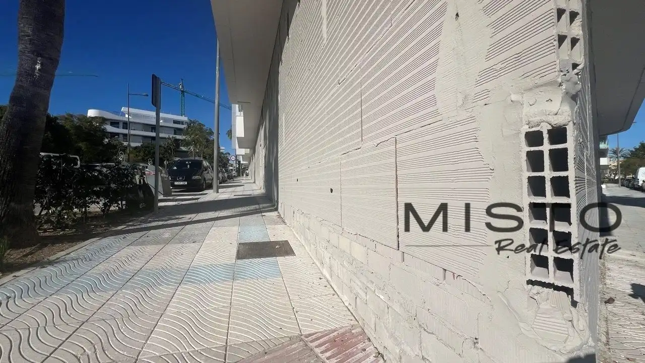Local comercial en alquiler en DS ENSANCHE SUR I  Es: Pl: Pt:L CJT RESIDENCIAL MARE
 MARBELLA, imagen 3