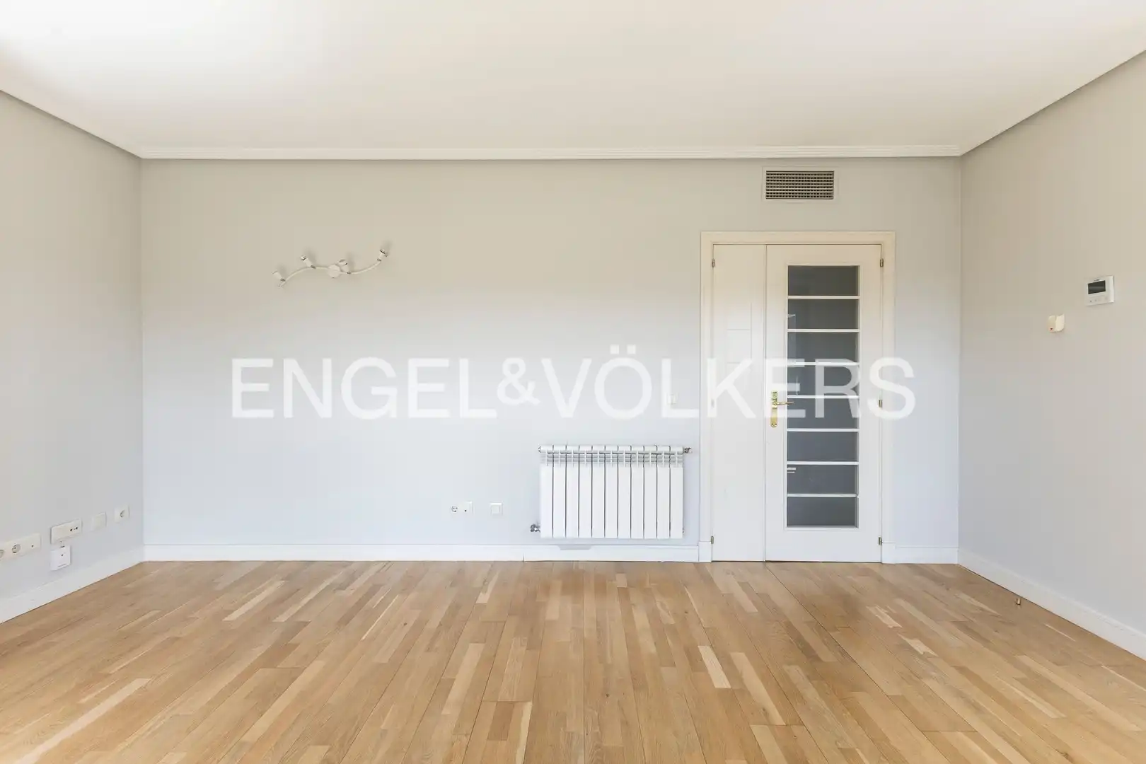 Wohnzimmer von Dachboden zur Miete in Madrid mit Klimaanlage, Heizung und Parkett