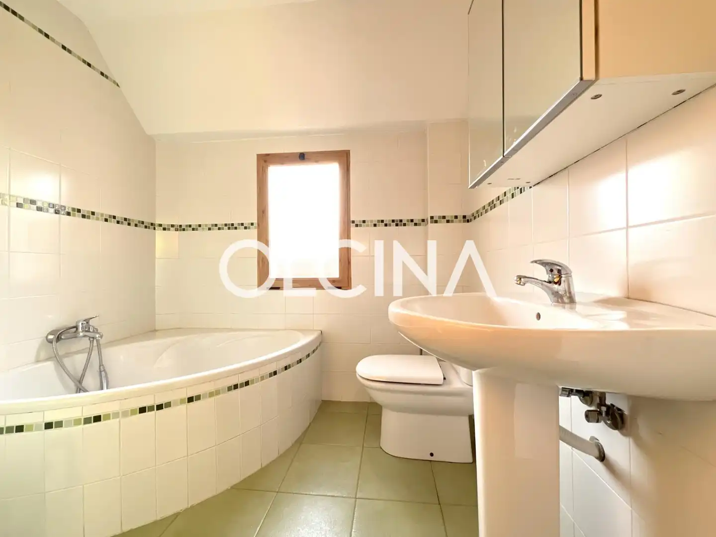 Baño de Casa adosada en venta en Ibi con Aire acondicionado, Terraza y Trastero