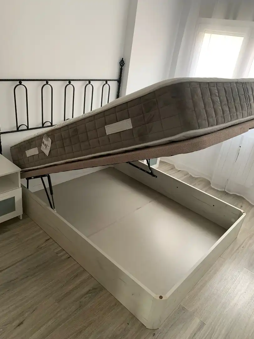 Habitación de Apartamento de alquiler en Zaragoza con Calefacción, Parquet y Amueblado