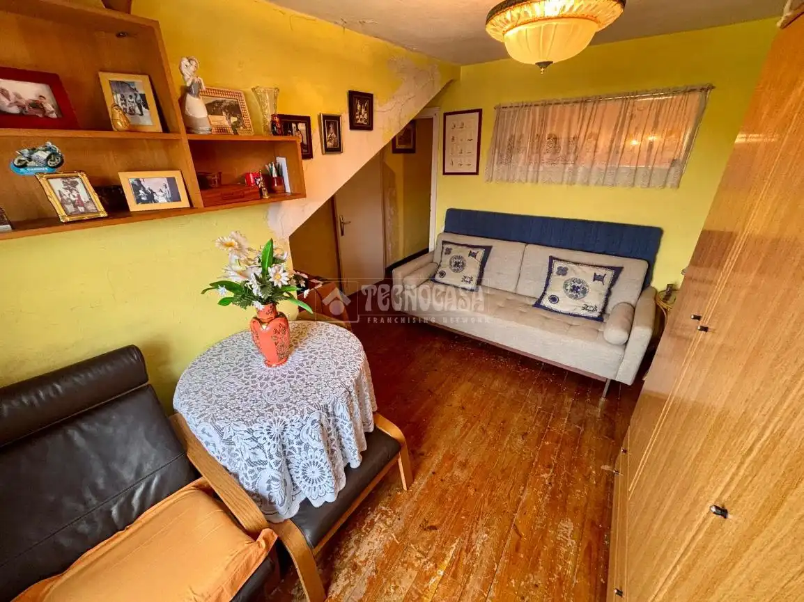 Sala d'estar de Pis en venda en El Astillero   amb Parquet