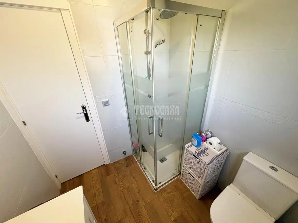 Bany de Casa o xalet en venda en Zaragoza amb Aire condicionat i Piscina