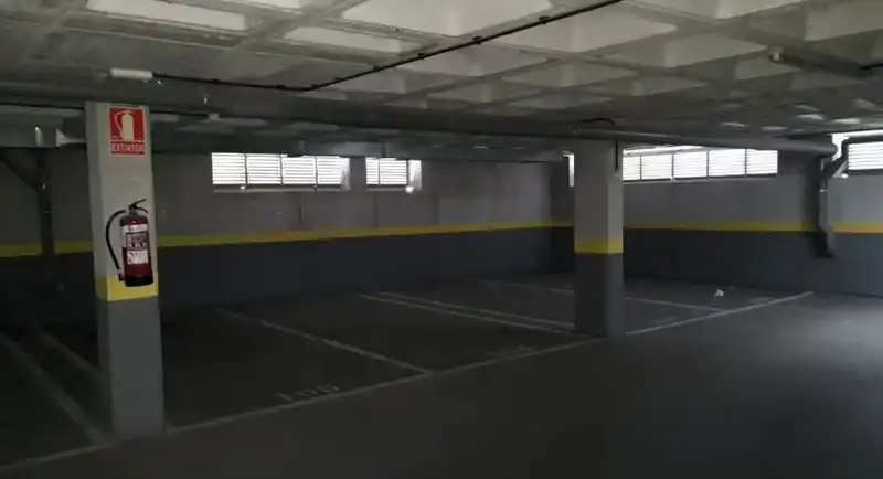 Einzelparkplatz mit Aufzug zur Miete in Calle de Francisco Aritio 158, imagen 2