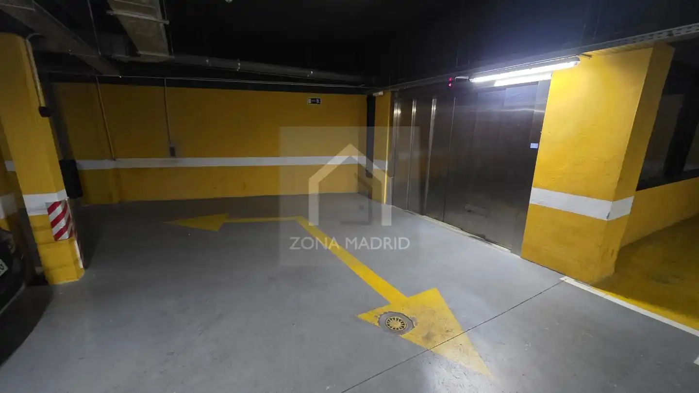 Parking for sale in Calle de Alonso Heredia, imagen 9