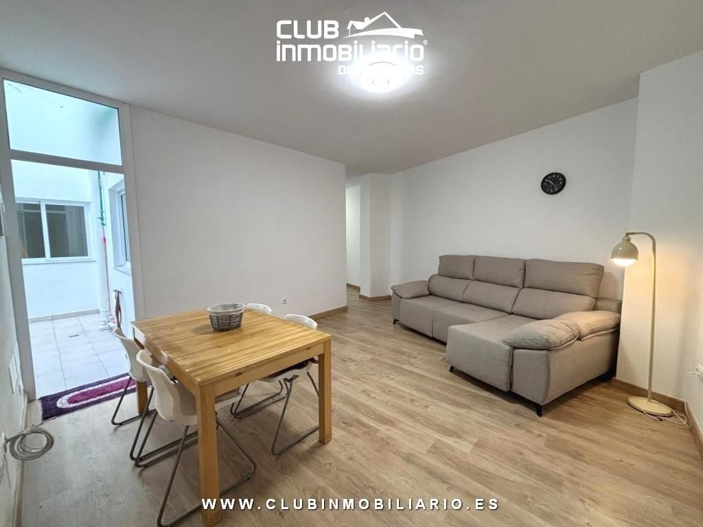 Sala d'estar de Pis de lloguer en  Santa Cruz de Tenerife Capital amb Moblat i Balcó