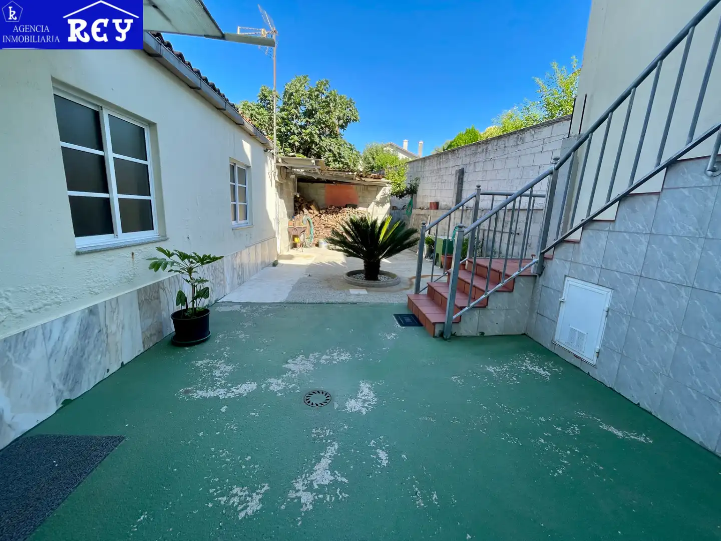 Terrace of Detached homes for sale in Santiago de Compostela   with Private garden