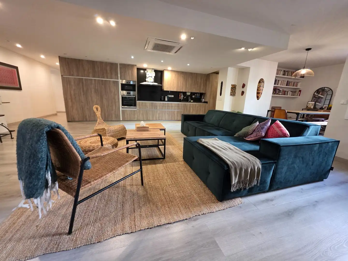 Wohnzimmer von Erdgeschoss zum Verkauf in Barcelona mit Parkett