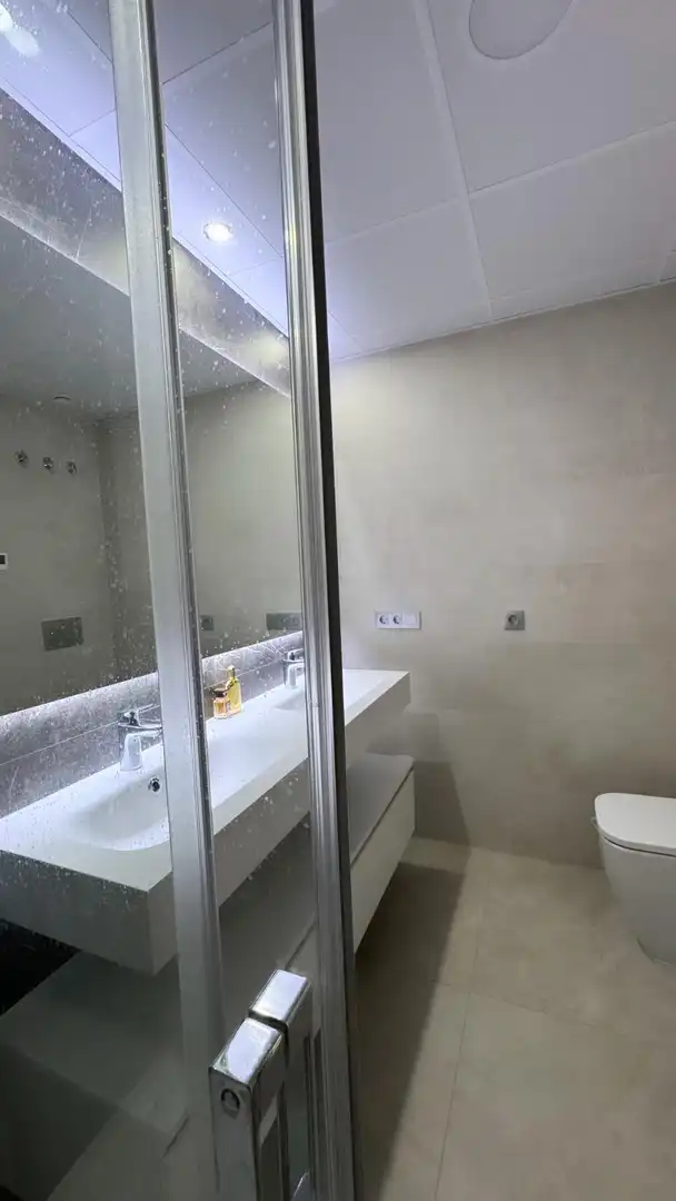 Bathroom of Apartments for rent in Benidorm  with Air Conditioner, Heating and Private garden