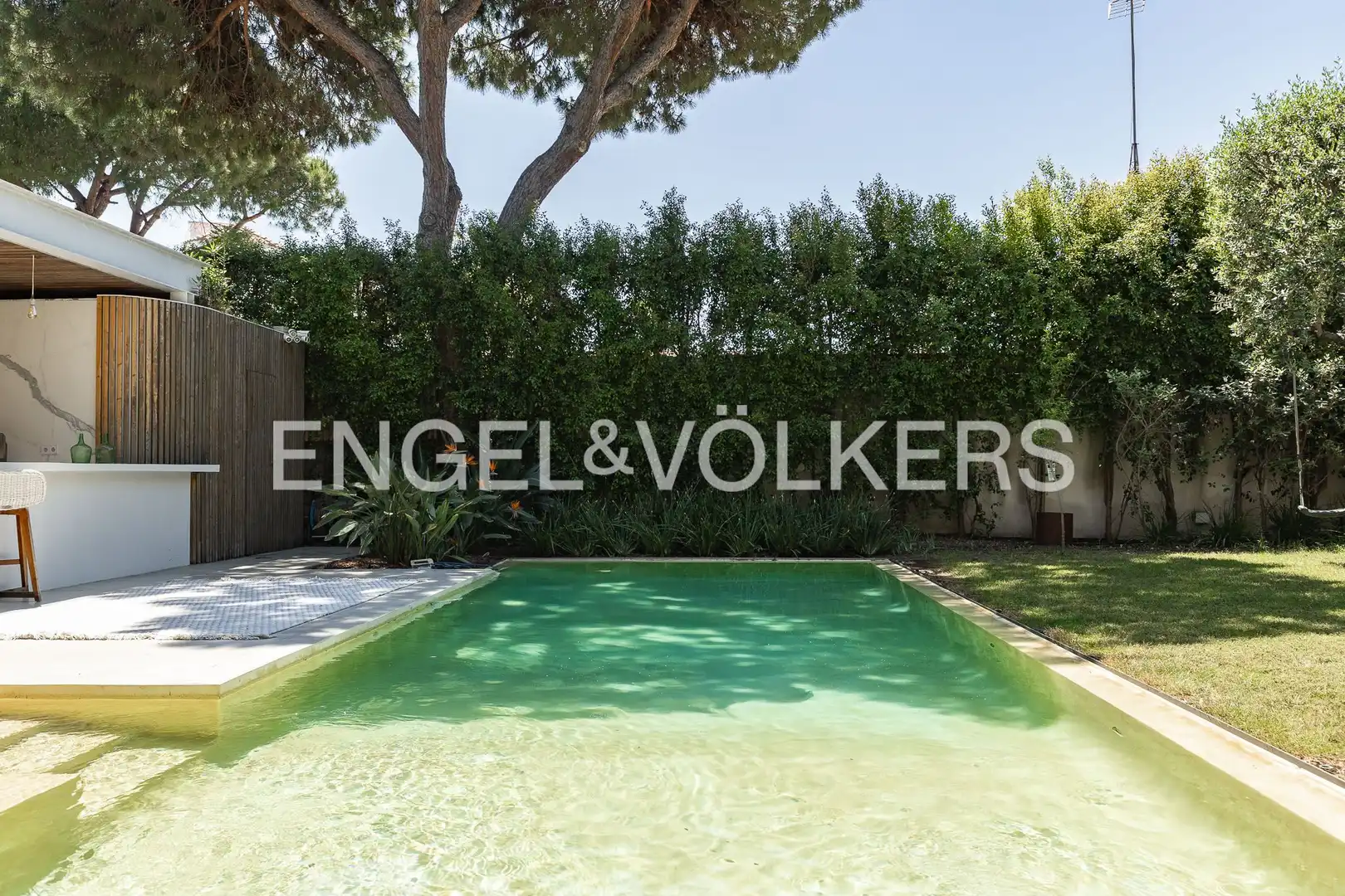 Swimming pool of Houses for rent in Castelldefels  with Air Conditioner, Heating and Private garden